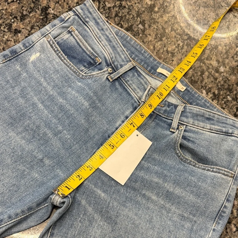 Levi's Women's 711 Skinny Jeans distressed NWT 31